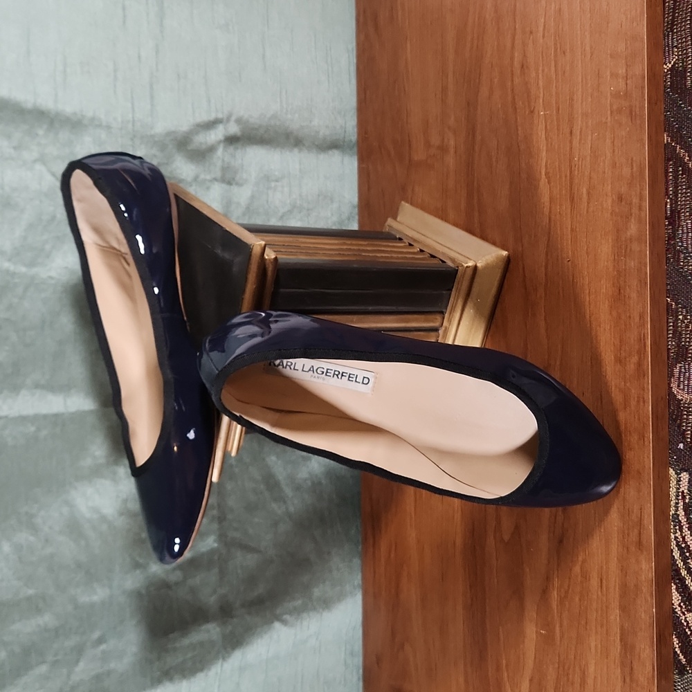 KARL LAGERFELD PARIS Flat